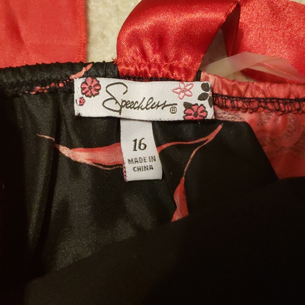 Girl's Red Roses Dress - Picture 4 of 4